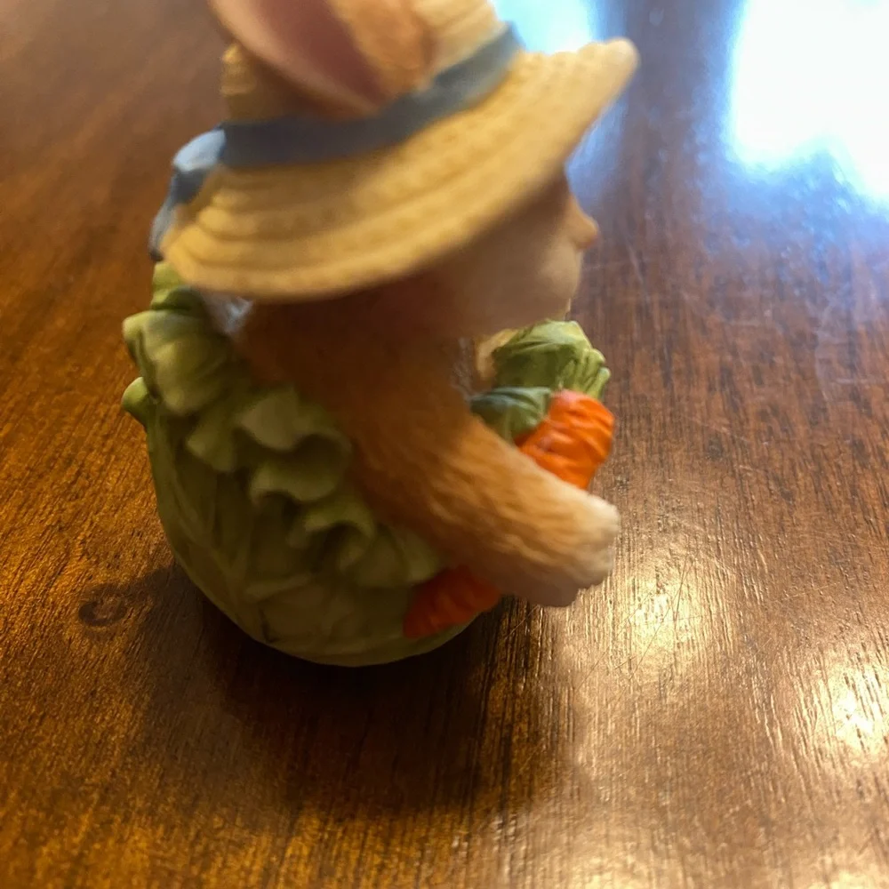 Adorable Bunny Figurines with Hats-1999 Priscilla Hillman 639451 - Picture 9 of 11